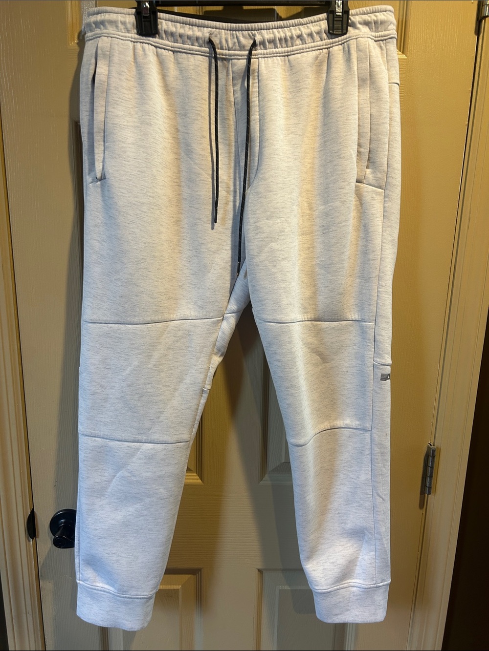 American Eagle Men's Light Gray Jogger Pants with Drawstring size L